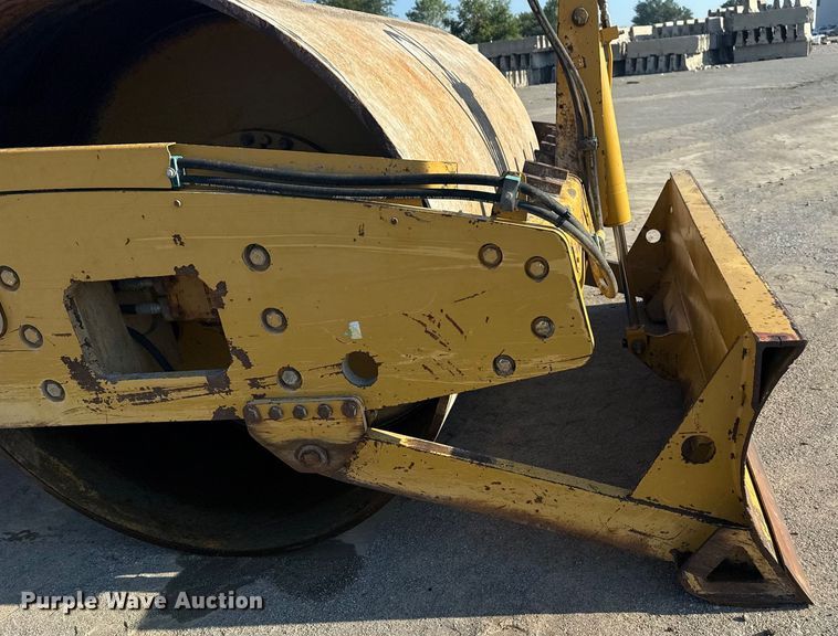 image for item DJ7749 2009 Caterpillar CS56 single drum vibratory roller