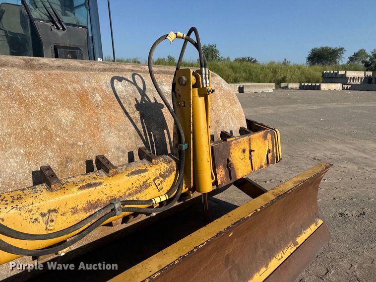 image for item DJ7749 2009 Caterpillar CS56 single drum vibratory roller