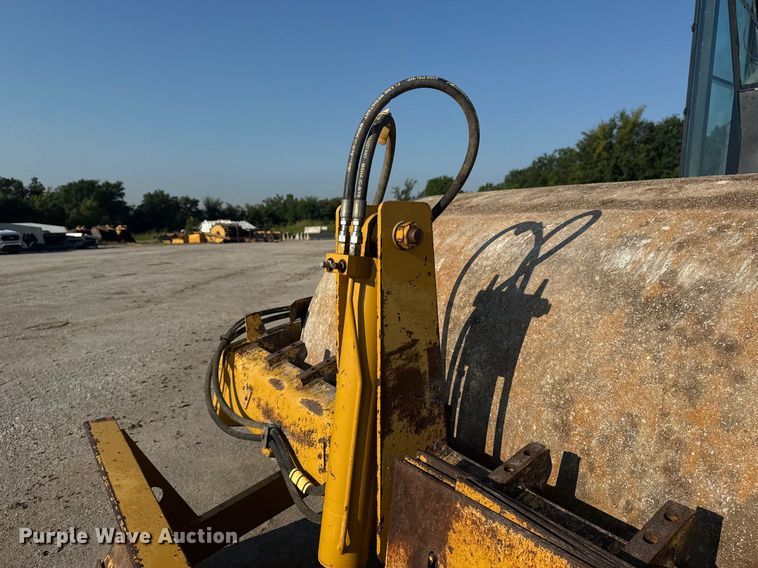 image for item DJ7749 2009 Caterpillar CS56 single drum vibratory roller