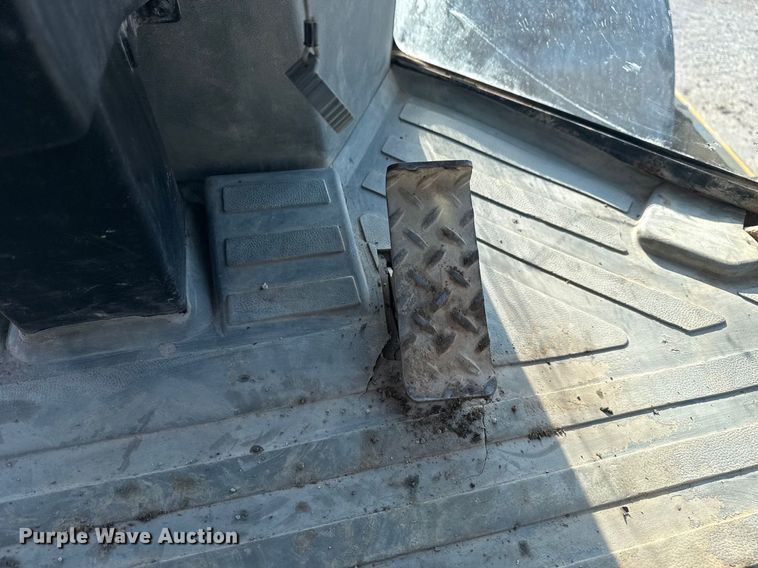 image for item DJ7749 2009 Caterpillar CS56 single drum vibratory roller