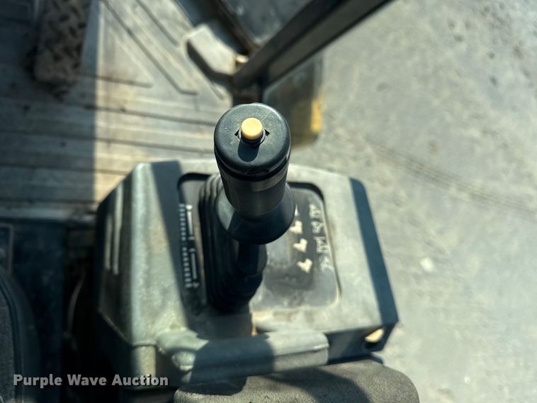 image for item DJ7749 2009 Caterpillar CS56 single drum vibratory roller