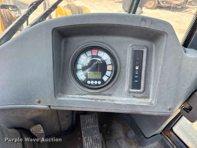 image for item DJ9688 2015 John Deere 324K wheel loader