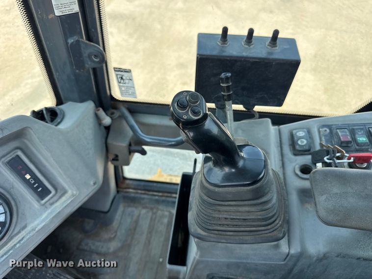 image for item DJ9688 2015 John Deere 324K wheel loader