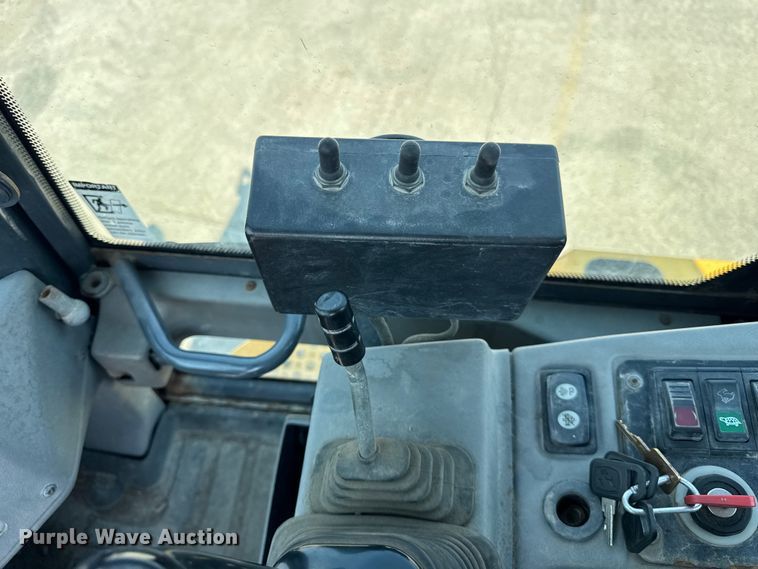 image for item DJ9688 2015 John Deere 324K wheel loader