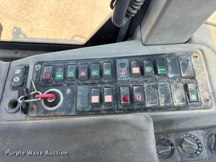 image for item DJ9688 2015 John Deere 324K wheel loader