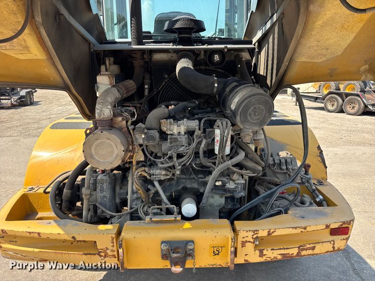 image for item DJ9688 2015 John Deere 324K wheel loader