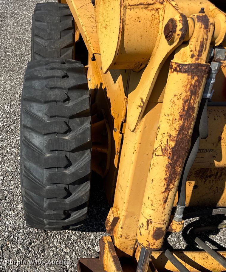 image for item DJ9691 1998 Case 1838 skid steer loader