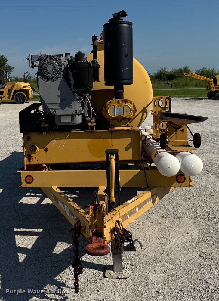 image for item DJ9693 2001 Vermeer E800 vacuum excavator