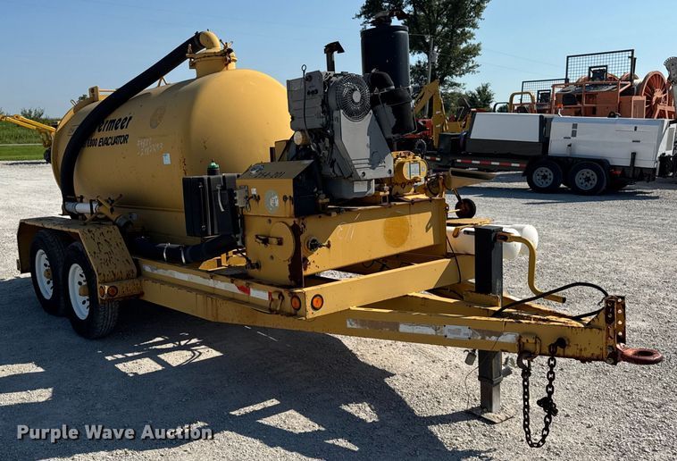 image for item DJ9693 2001 Vermeer E800 vacuum excavator