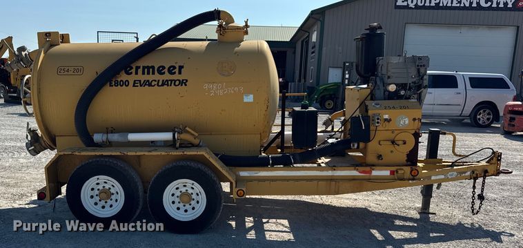 image for item DJ9693 2001 Vermeer E800 vacuum excavator