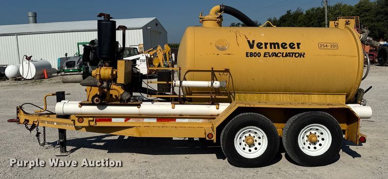 image for item DJ9693 2001 Vermeer E800 vacuum excavator