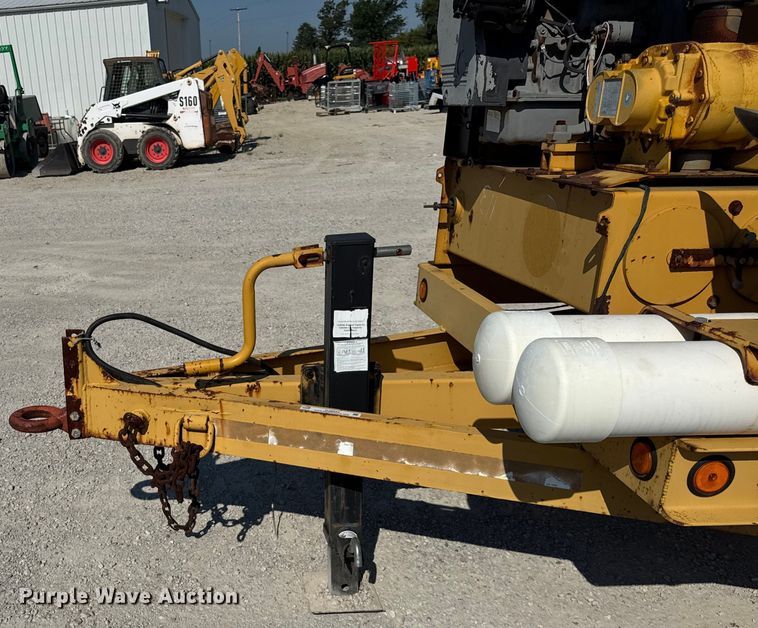 image for item DJ9693 2001 Vermeer E800 vacuum excavator