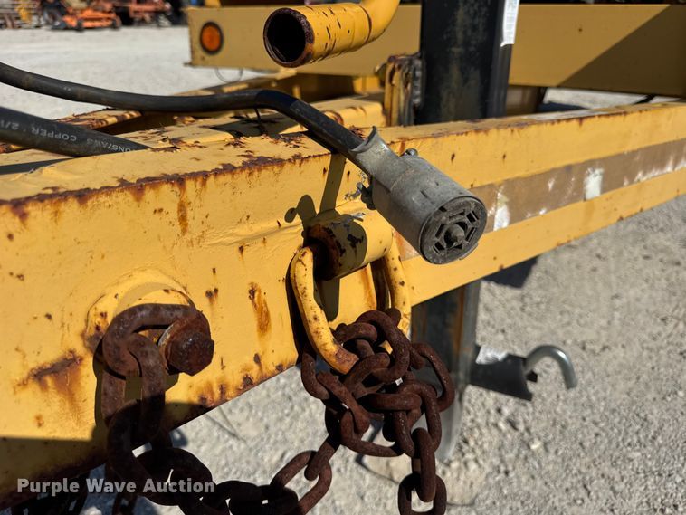 image for item DJ9693 2001 Vermeer E800 vacuum excavator