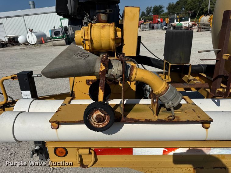 image for item DJ9693 2001 Vermeer E800 vacuum excavator