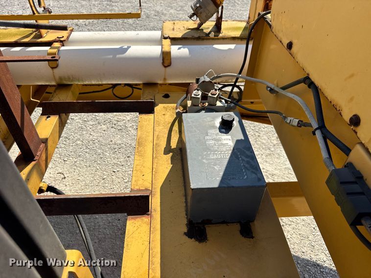 image for item DJ9693 2001 Vermeer E800 vacuum excavator