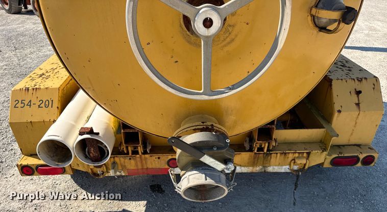 image for item DJ9693 2001 Vermeer E800 vacuum excavator