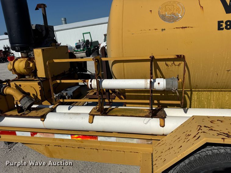 image for item DJ9693 2001 Vermeer E800 vacuum excavator