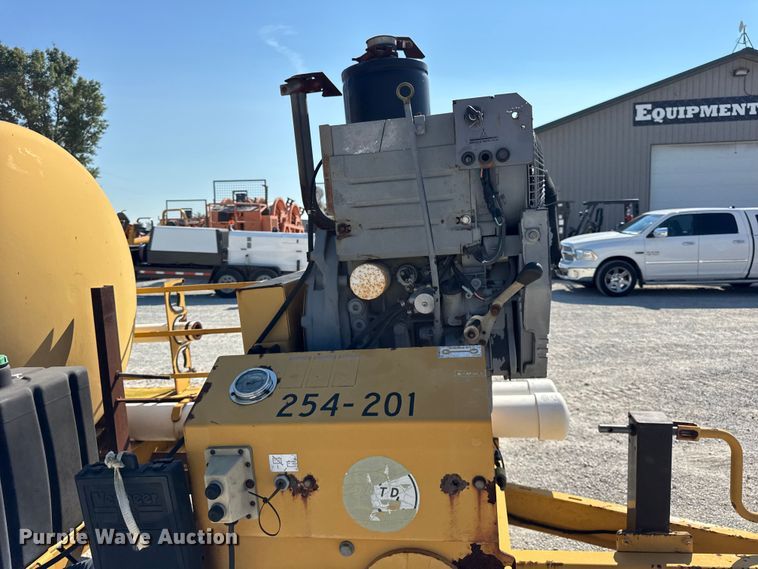 image for item DJ9693 2001 Vermeer E800 vacuum excavator