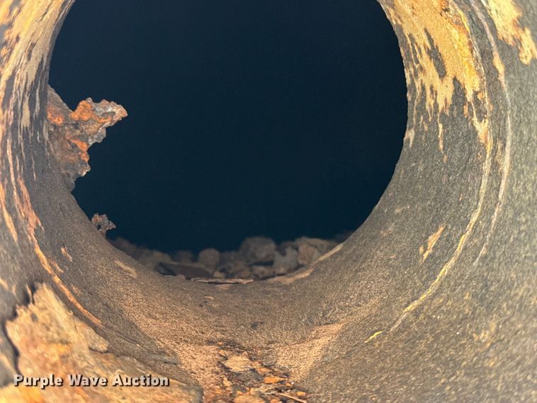 image for item DJ9693 2001 Vermeer E800 vacuum excavator