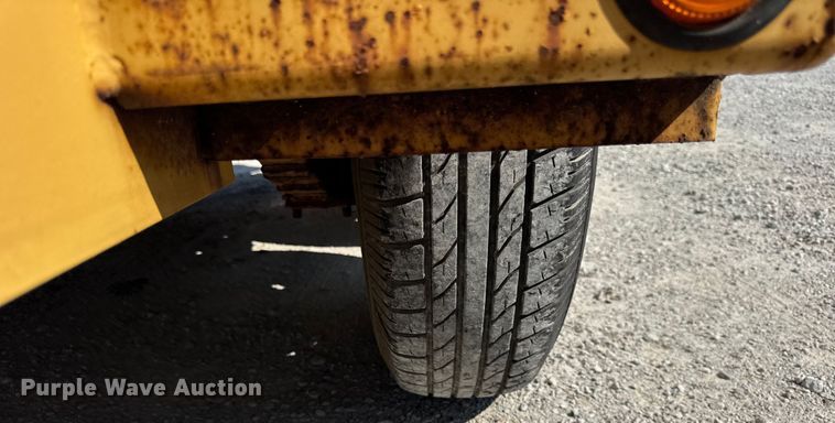 image for item DJ9693 2001 Vermeer E800 vacuum excavator