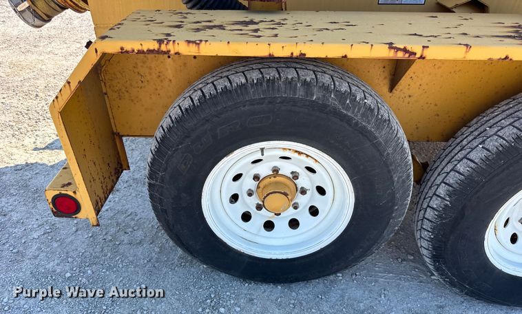 image for item DJ9693 2001 Vermeer E800 vacuum excavator