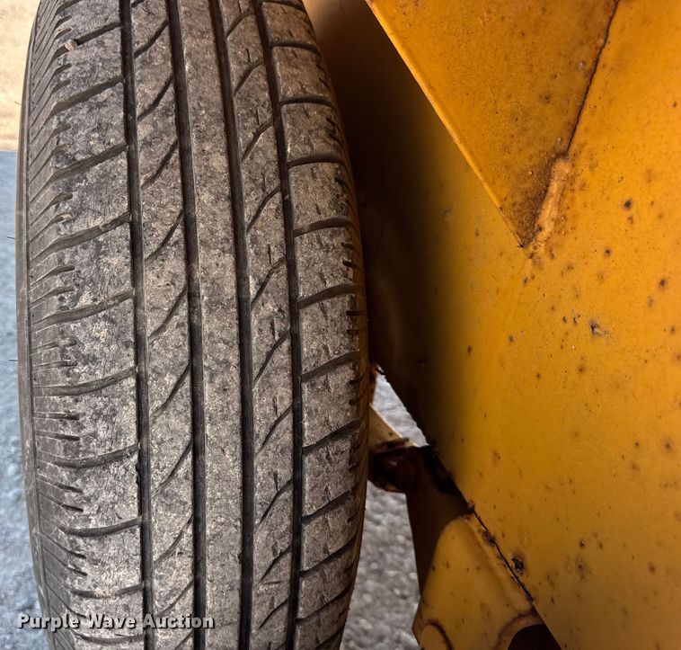 image for item DJ9693 2001 Vermeer E800 vacuum excavator