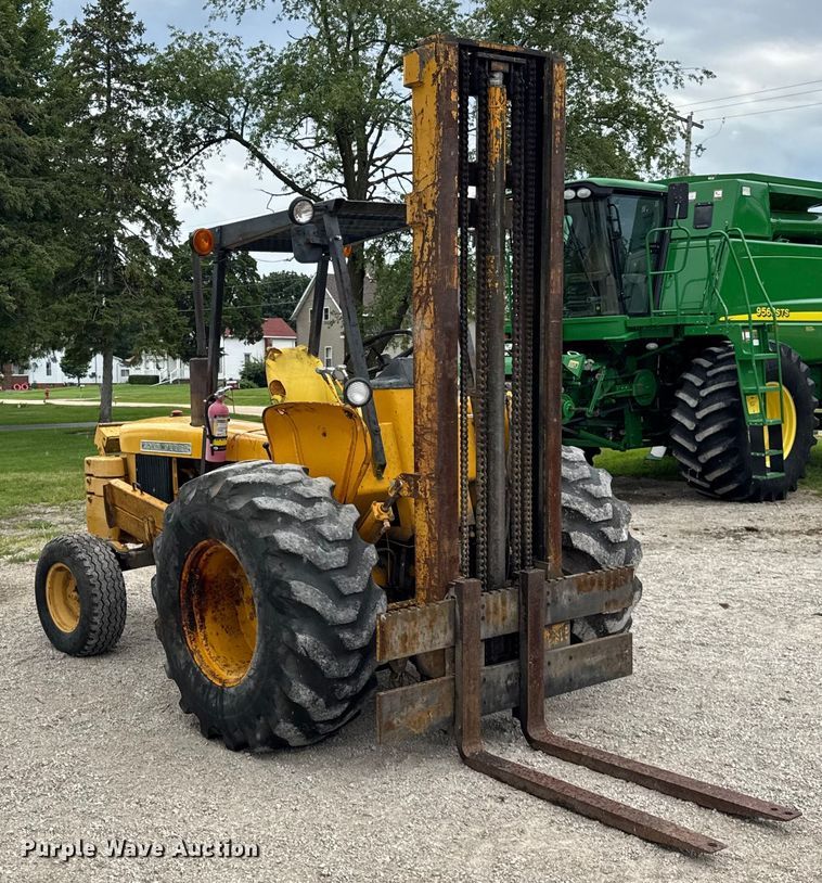 image for item DJ9704 1976 John Deere 480B forklift