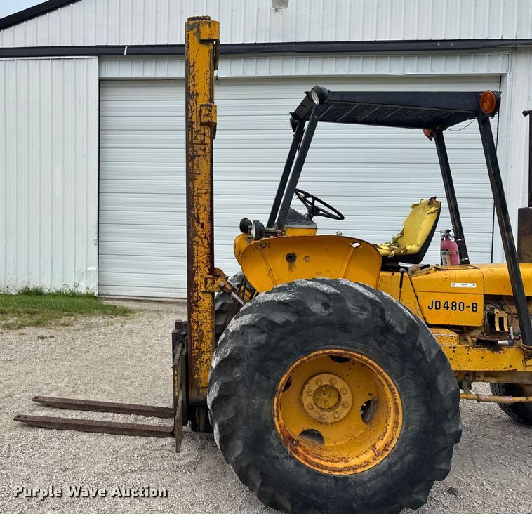 image for item DJ9704 1976 John Deere 480B forklift
