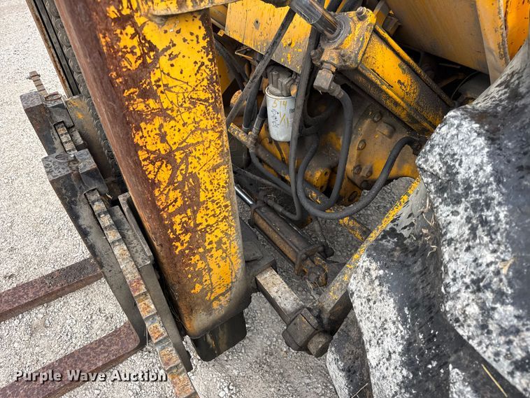 image for item DJ9704 1976 John Deere 480B forklift