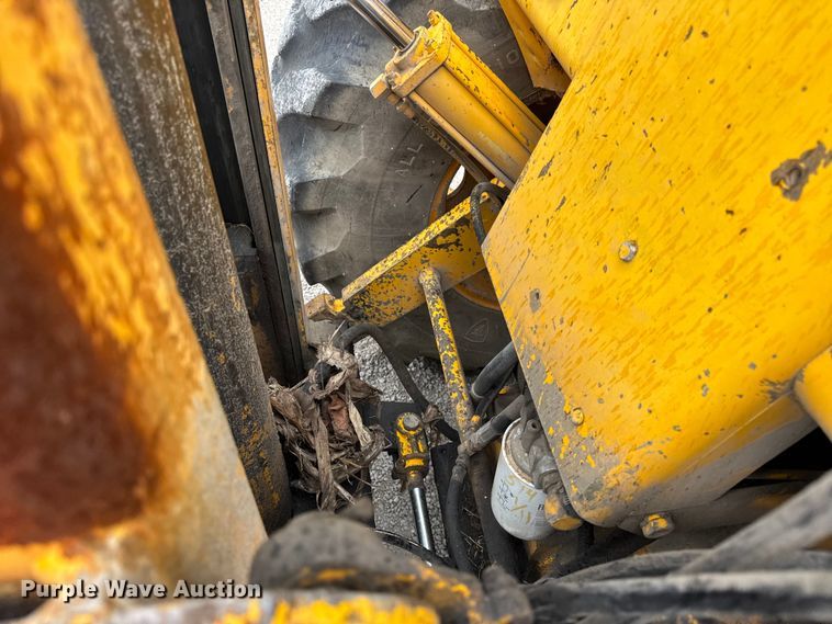 image for item DJ9704 1976 John Deere 480B forklift