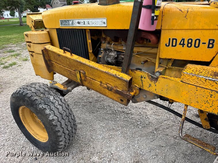 image for item DJ9704 1976 John Deere 480B forklift
