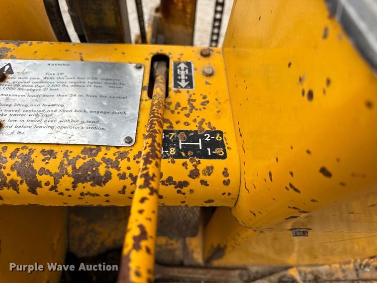 image for item DJ9704 1976 John Deere 480B forklift