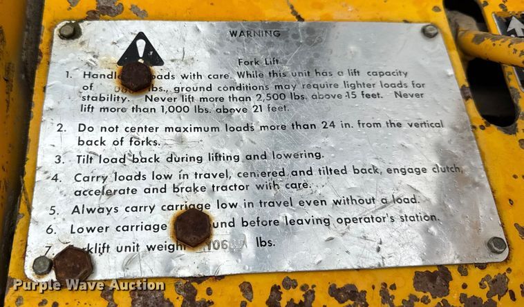 image for item DJ9704 1976 John Deere 480B forklift