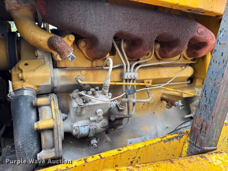 image for item DJ9704 1976 John Deere 480B forklift