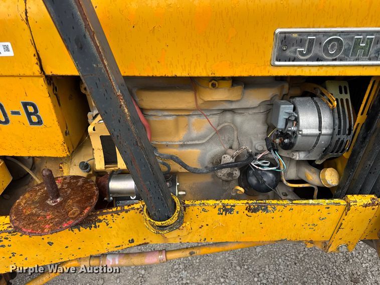 image for item DJ9704 1976 John Deere 480B forklift