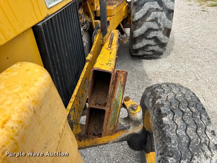 image for item DJ9704 1976 John Deere 480B forklift