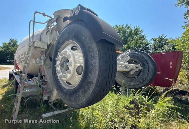 image for item DK0000 2005 Kenworth W900 ready mix truck