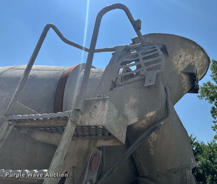 image for item DK0000 2005 Kenworth W900 ready mix truck