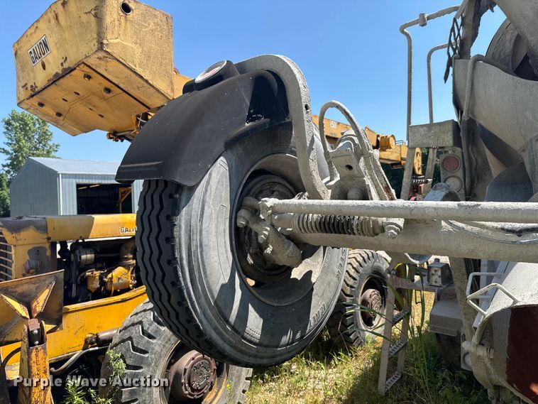 image for item DK0000 2005 Kenworth W900 ready mix truck