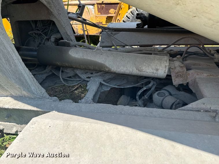 image for item DK0000 2005 Kenworth W900 ready mix truck