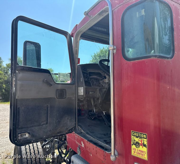 image for item DK0000 2005 Kenworth W900 ready mix truck