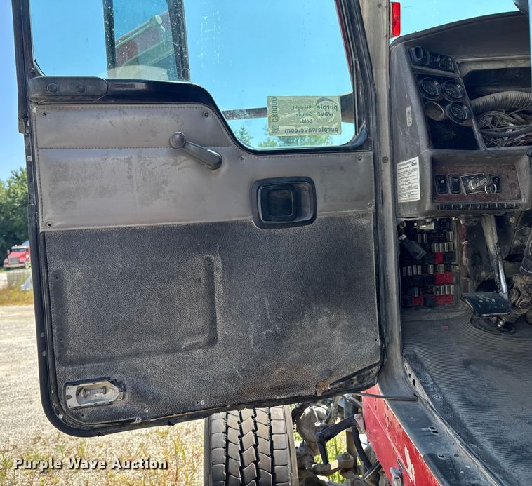 image for item DK0000 2005 Kenworth W900 ready mix truck