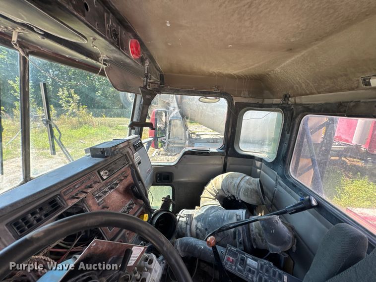 image for item DK0000 2005 Kenworth W900 ready mix truck