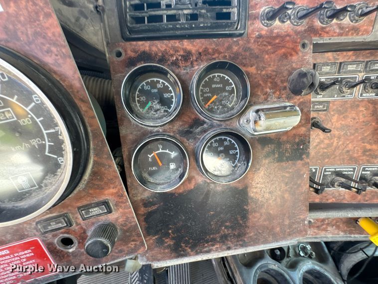 image for item DK0000 2005 Kenworth W900 ready mix truck