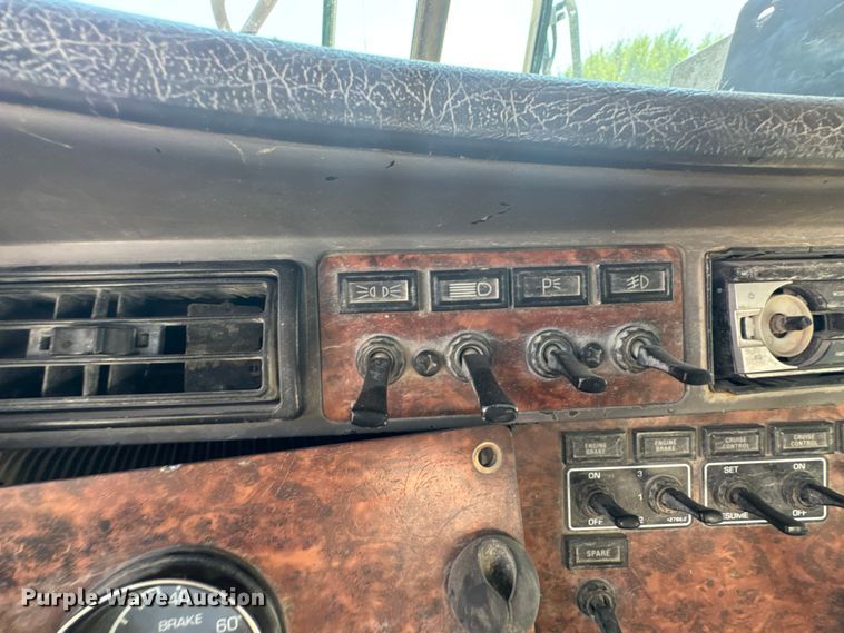 image for item DK0000 2005 Kenworth W900 ready mix truck