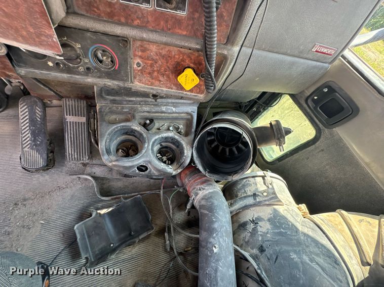 image for item DK0000 2005 Kenworth W900 ready mix truck