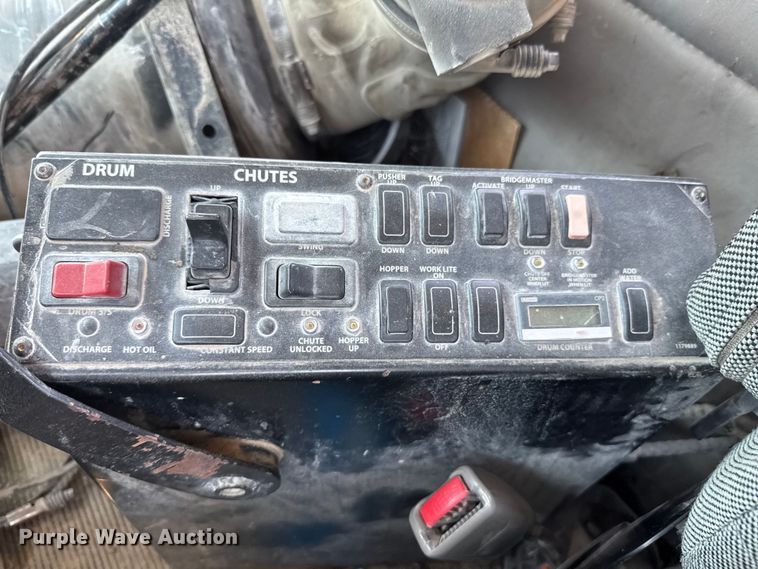 image for item DK0000 2005 Kenworth W900 ready mix truck