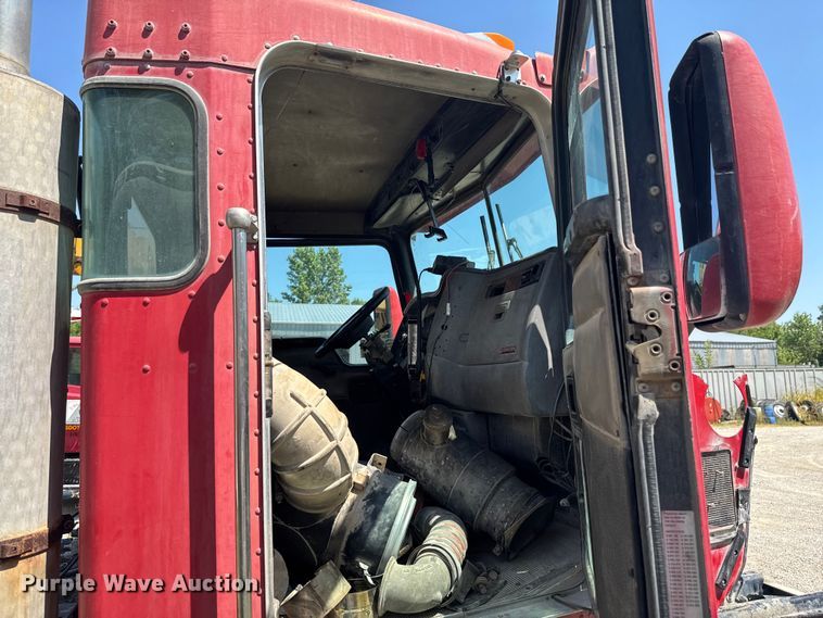 image for item DK0000 2005 Kenworth W900 ready mix truck