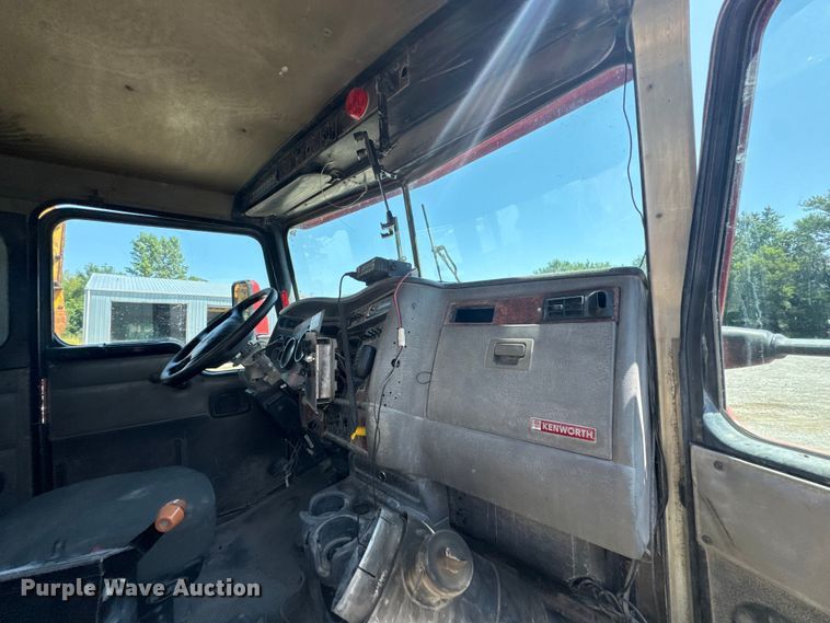 image for item DK0000 2005 Kenworth W900 ready mix truck