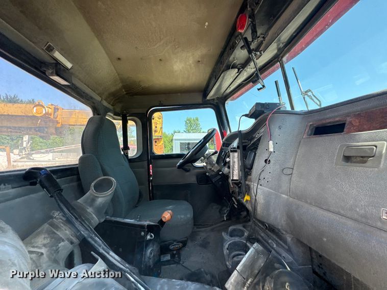 image for item DK0000 2005 Kenworth W900 ready mix truck